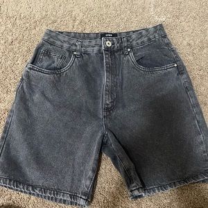Cotton on, Worn once, size 8US High Straight Bermudas